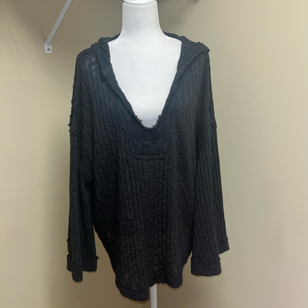 FREE PEOPLE hooded sweater oversized tunic. Wide sleeves vneck hood.